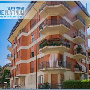 Garage for Sale in Albiate