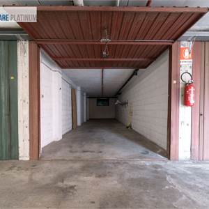 Garage for Sale in Albiate