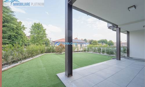 AMPIO 4 LOCALI CON GIARDINO!